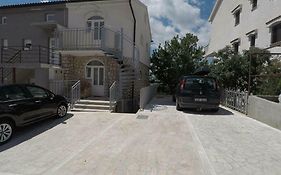 Apartments Tommi